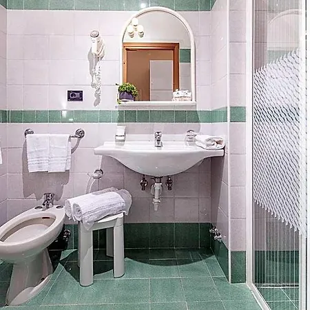 Royal Hotel 4*